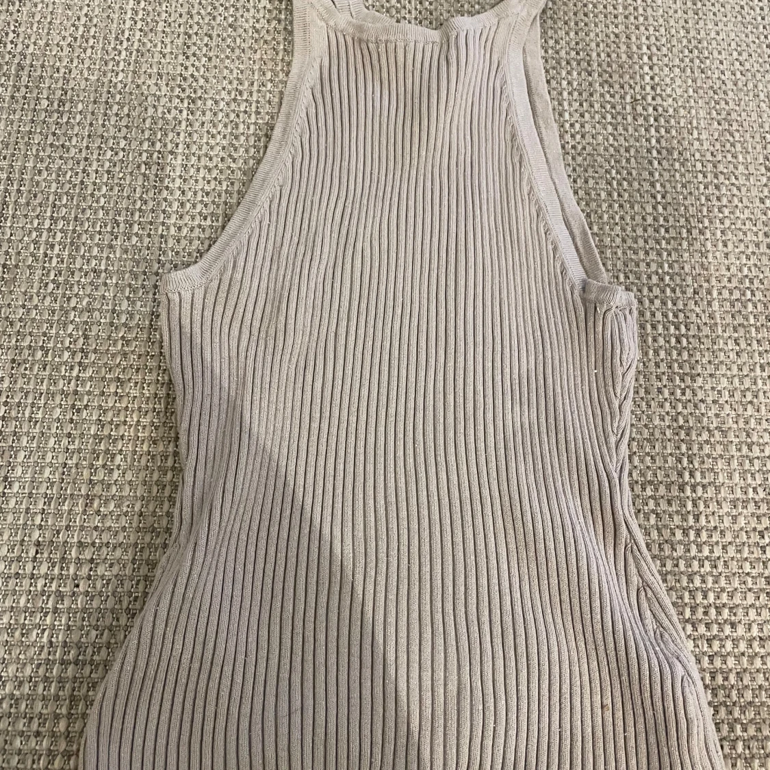 Beige ribbad linnetopp från H&M - 1