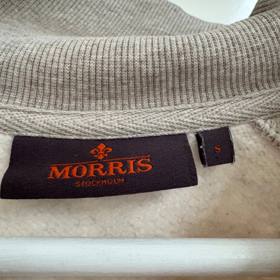 Beige half zip sweatshirt från Morris - 2