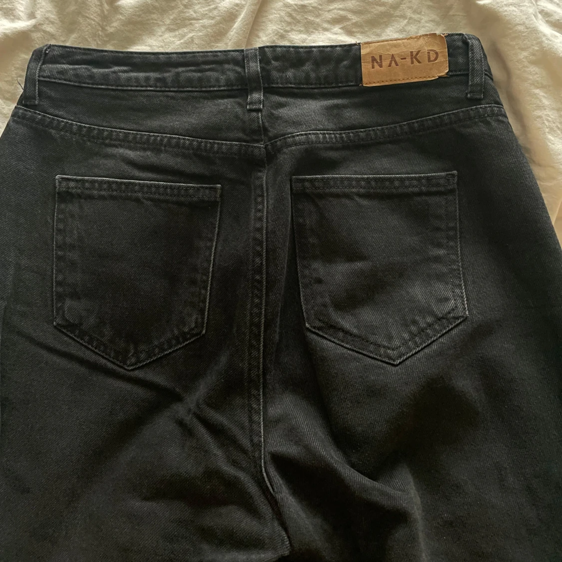 Svarta raka jeans från NA-KD - 2