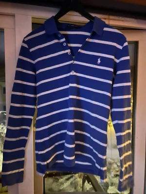 Snygg polo tröja  - Riktig snygg polo tröja 