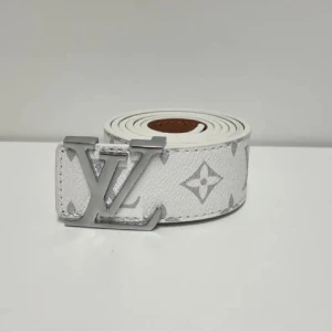 lv bälte - fräsch bälte,110cm lång justerbar. skickas inom kort tid