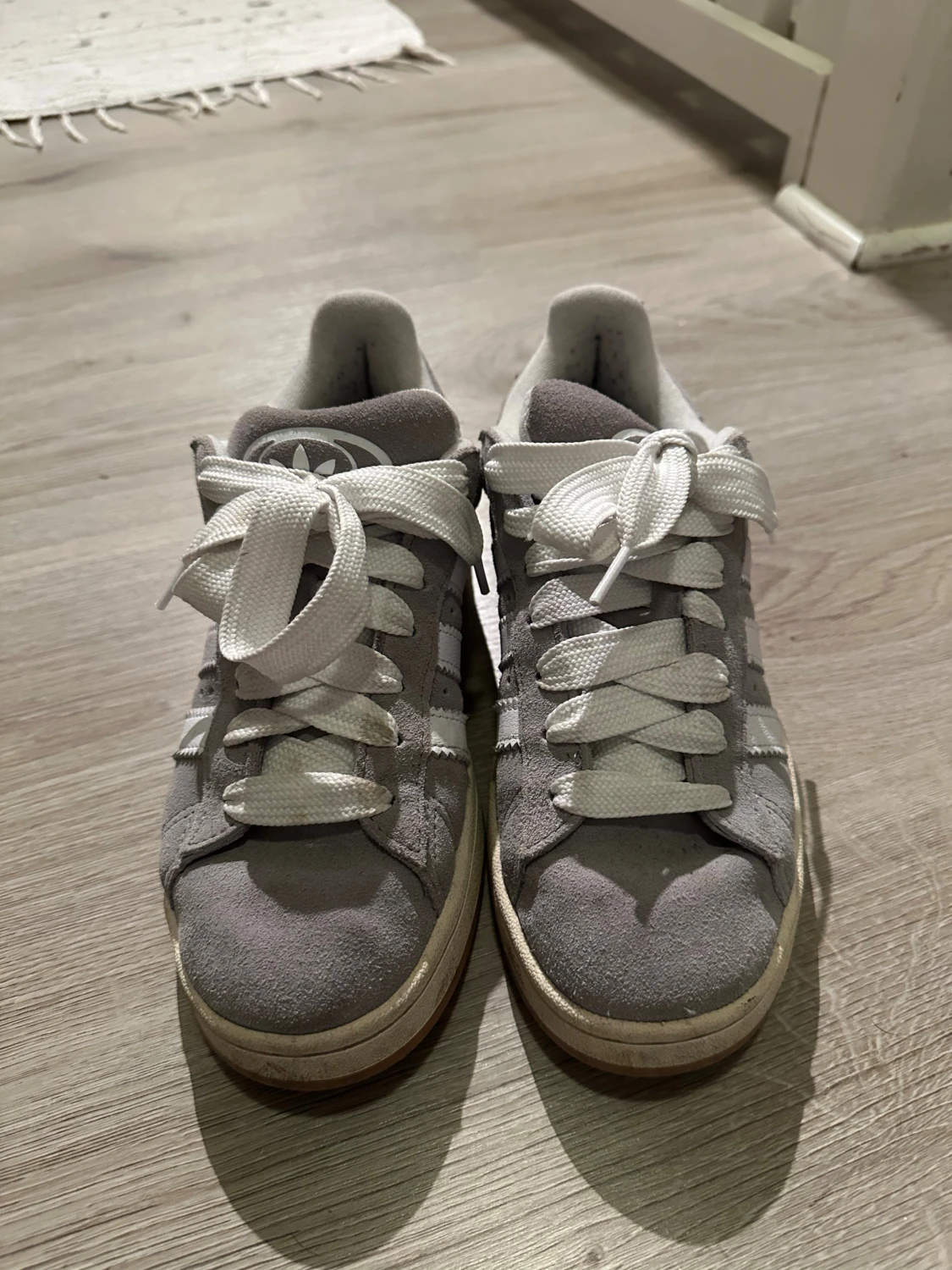 Grå Adidas Campus sneakers strl 39 - 1