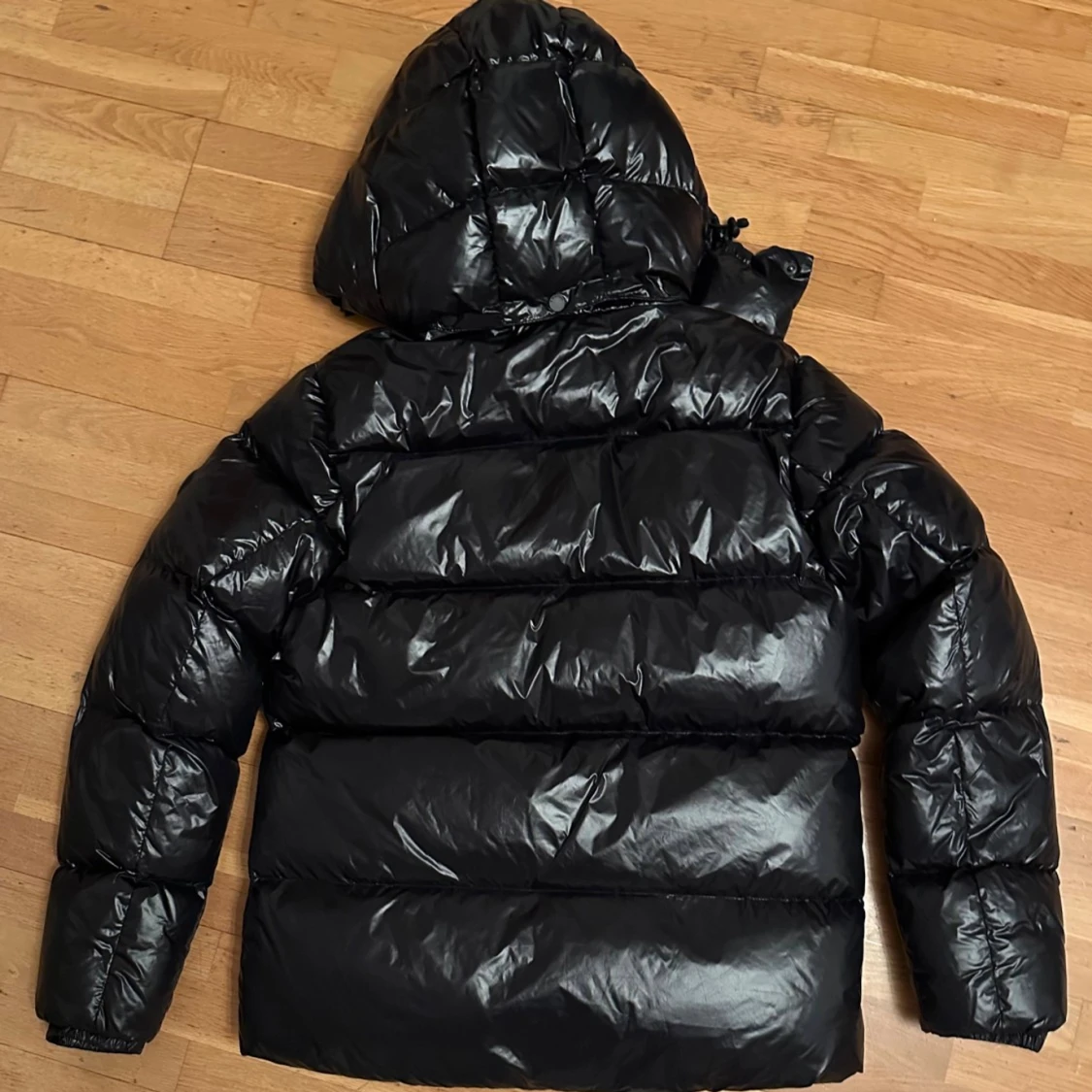 Svart pufferjacka - 1