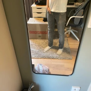 Nudie jeans  - Snygga grå jeans från Nudie Jeans i modellen grim Tim. De har en SLIM fit passform. W27 L30 pris kan Såkalrt gå ner!