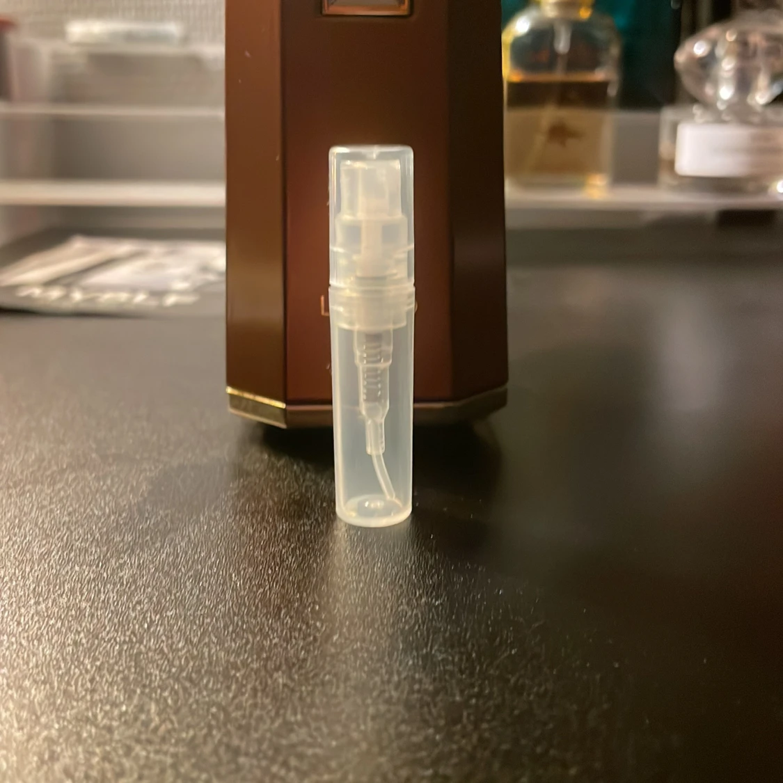 Liquid brun parfymflaska 2 ml - 1