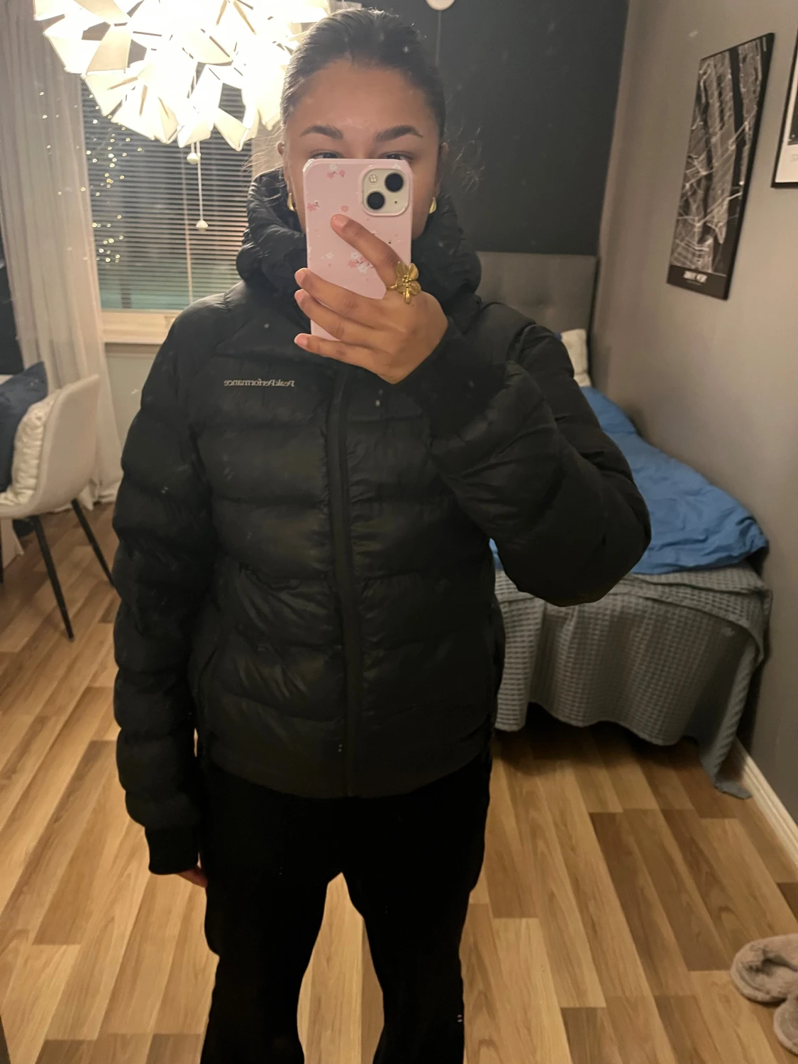 Svart Peak Performance dunjacka - 2