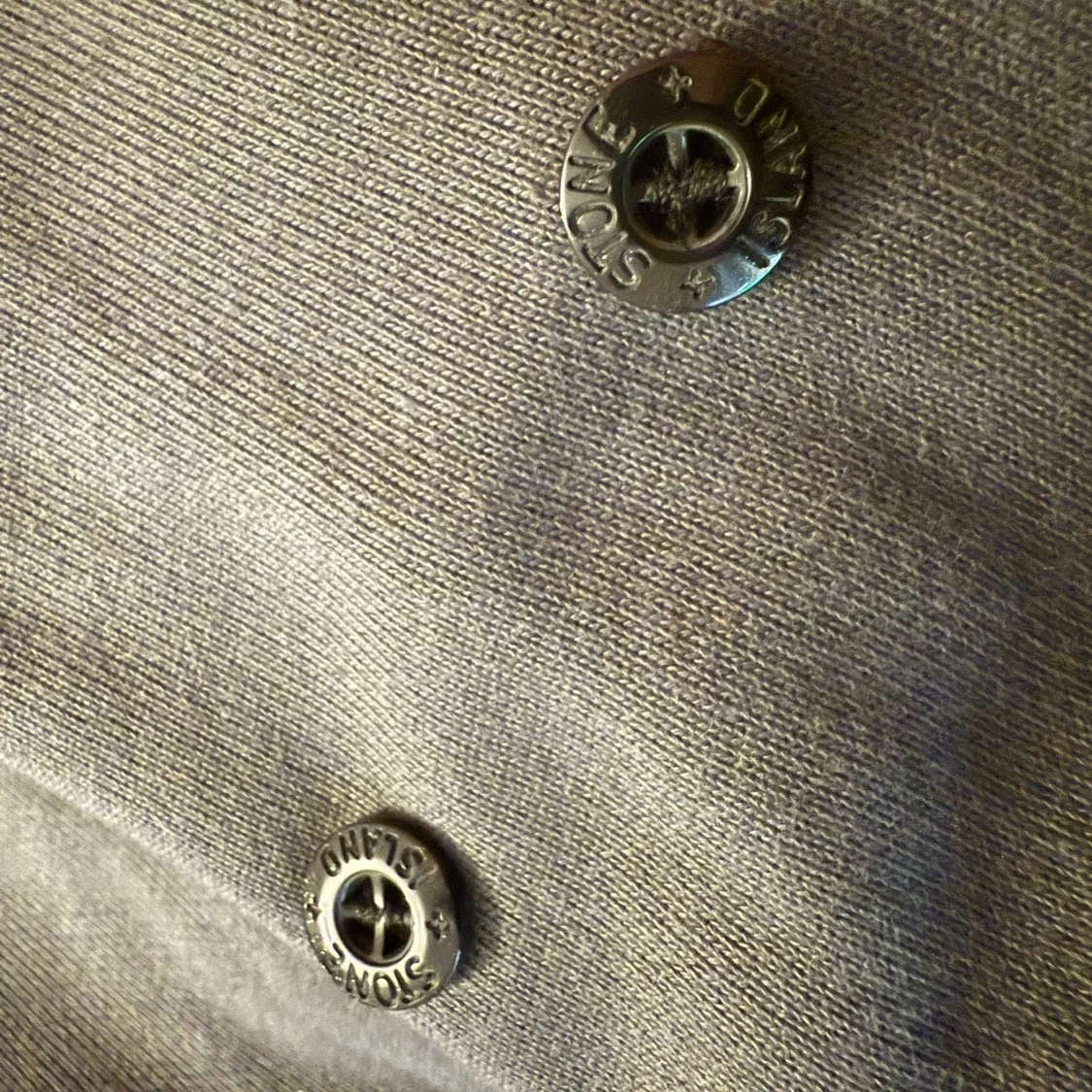 Mörkgrå hoodie från Stone Island - 2