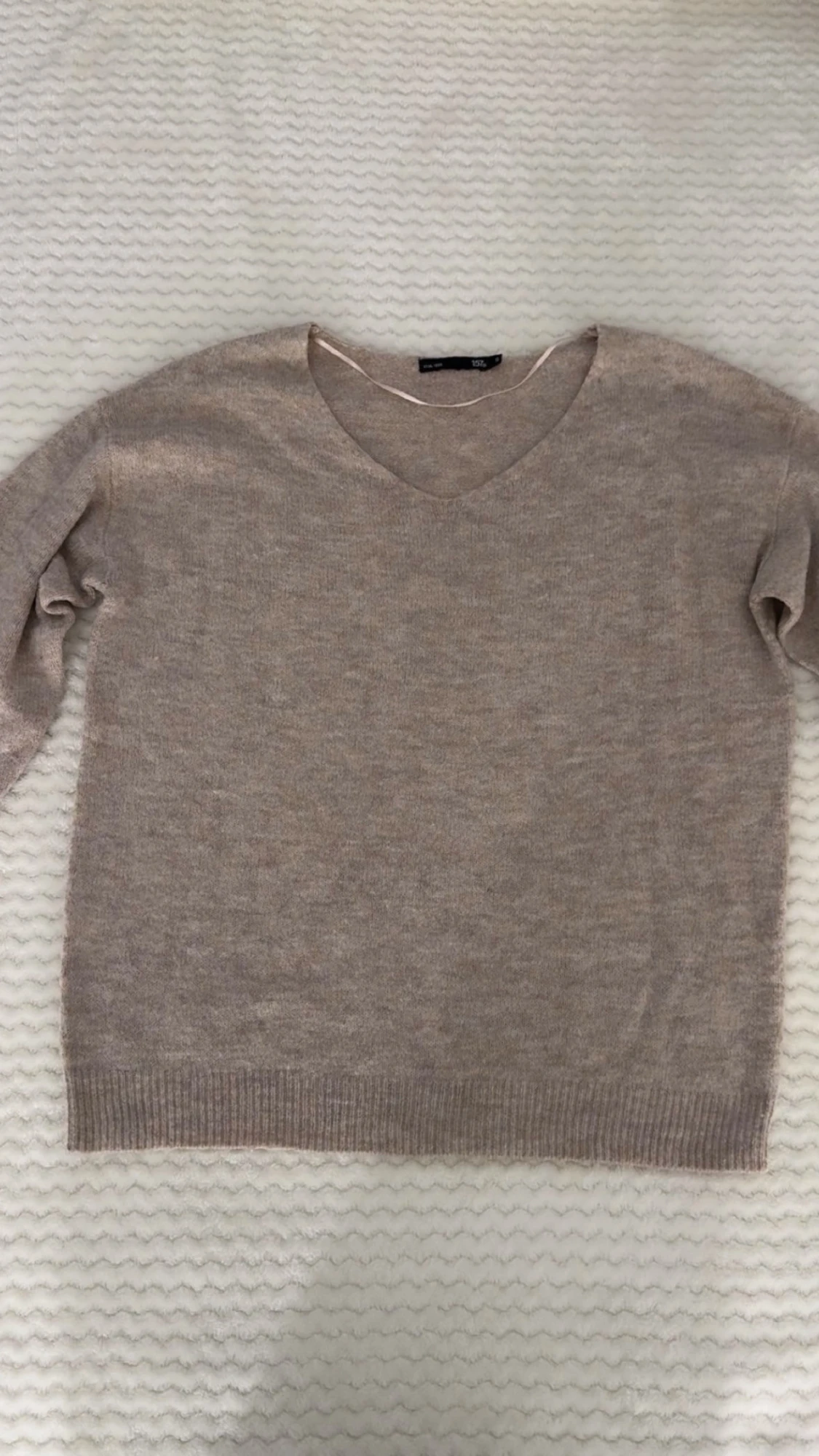 Beige v-ringad stickad tröja 157