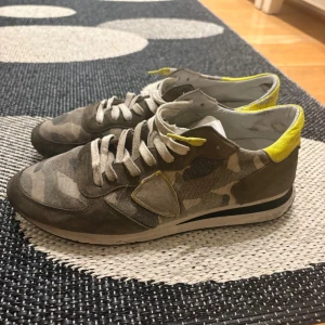 Philippe model trainers - storlek 41| finns defekter men som ej påverkar användning!