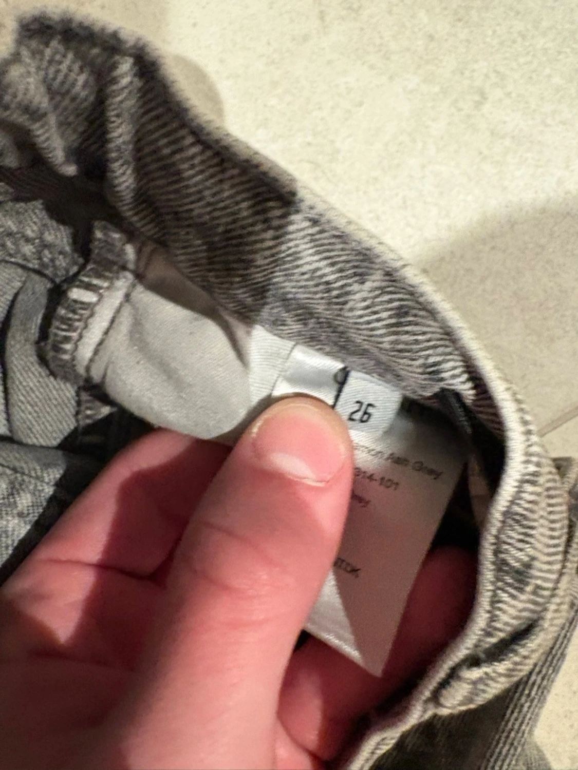 Grå jeans från Grunt med rak passform - 2