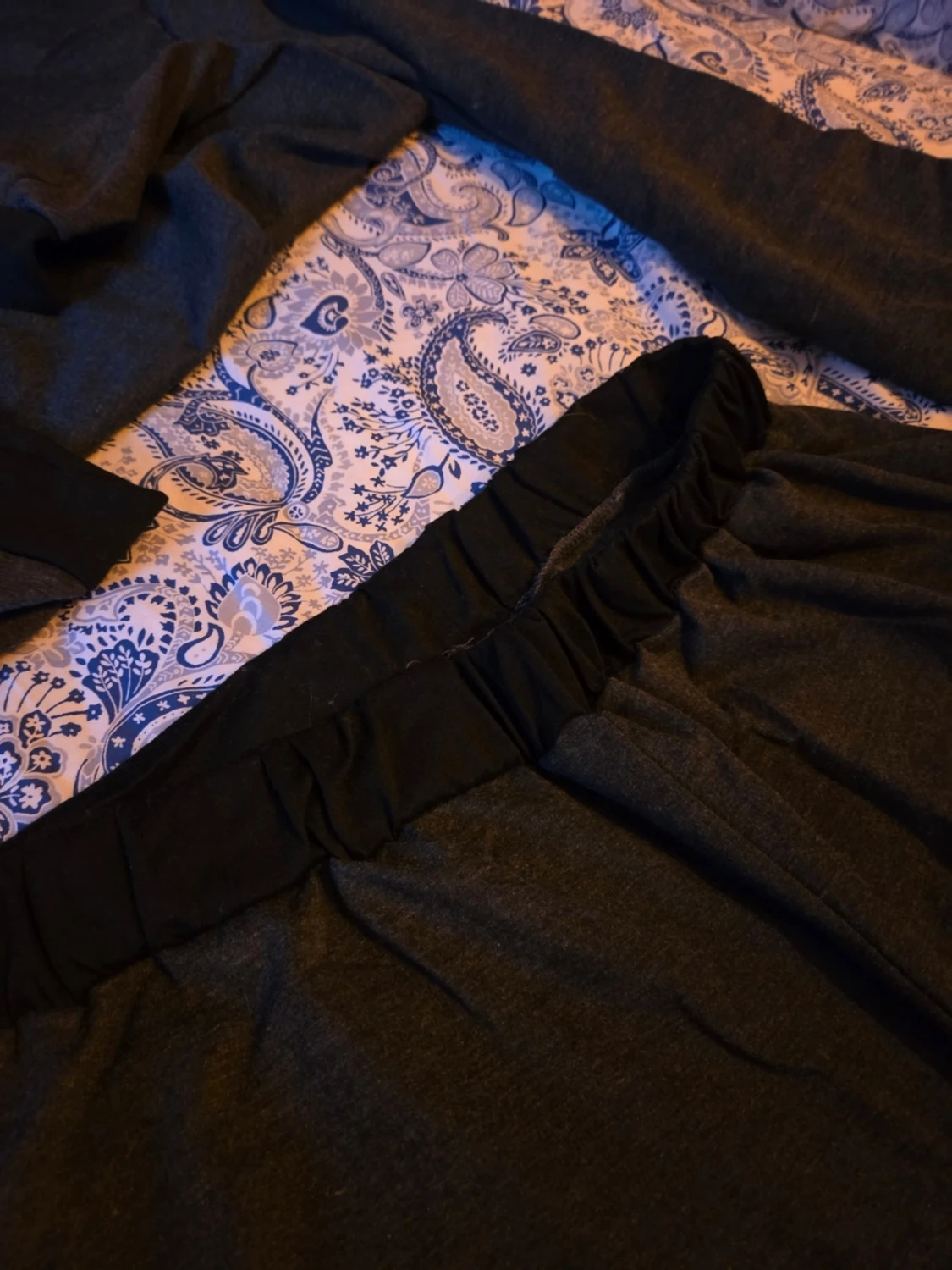 Mörkgrått loungewear-set med huva - 2