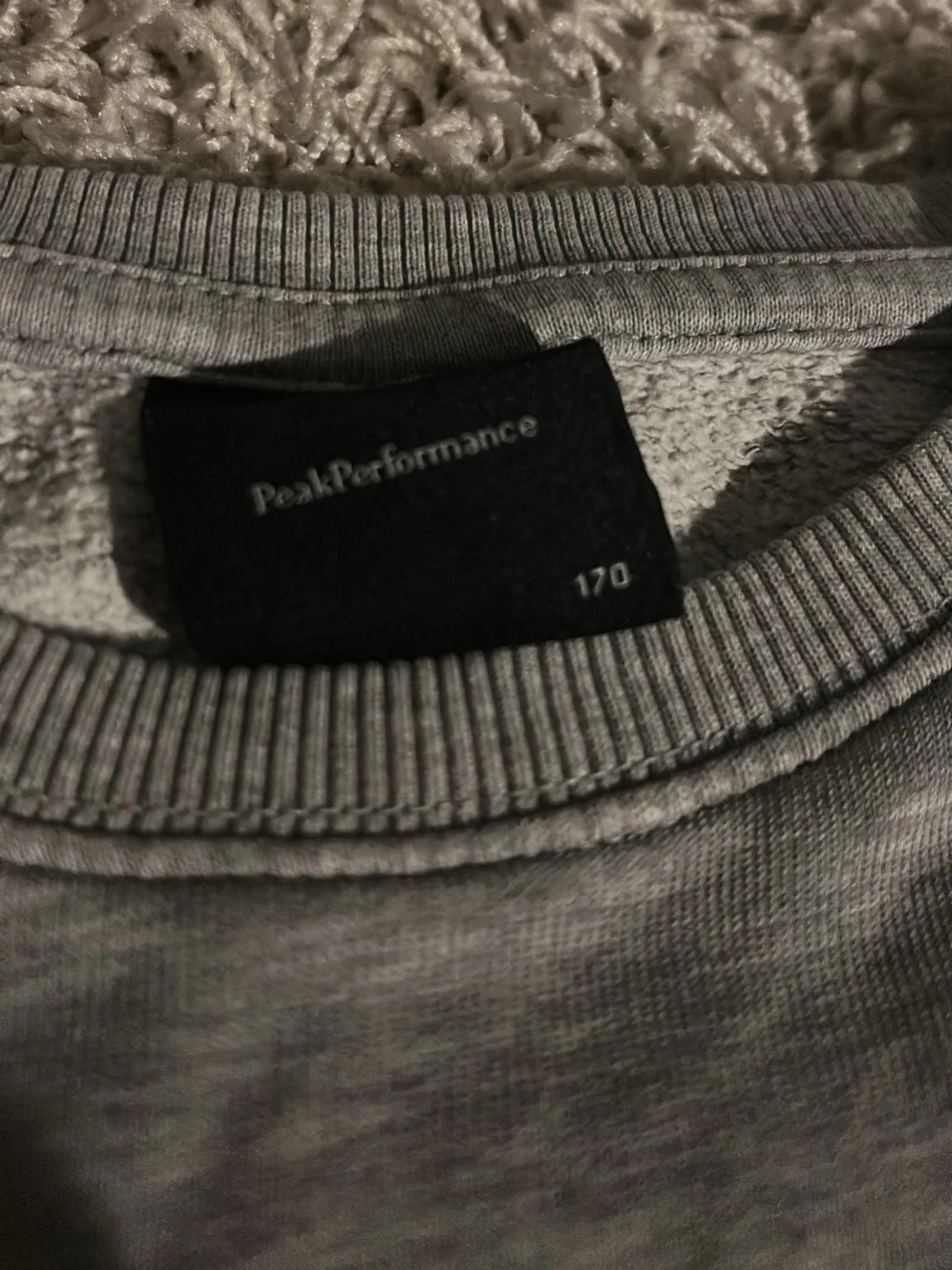 Grå tröja Peak Performance - 3