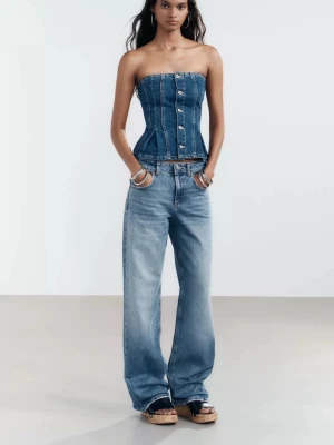 Zara jeans - Mid waist wide jeans från Zara! Nypris 399kr skriv privat om ni vill ha fler bilder.