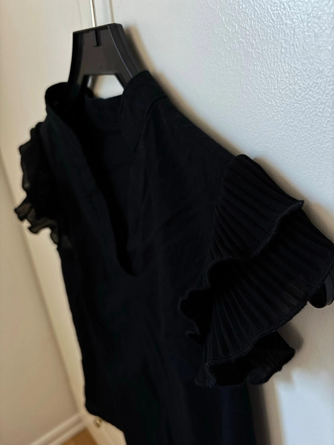 Svart volang topp - 1