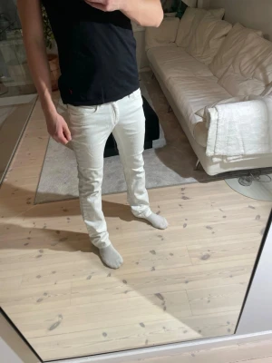 Acne studios jeans - Vita jeans från Acne studios | Storlek 31/34 | Mycket bra skick | Framfickorna är design