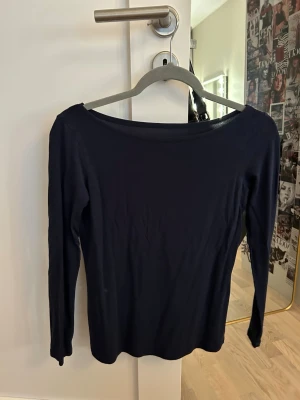 Intimissimi - Säljer min superfina intermissimi tröja! Den är i nyskick!💞💞 obs de är inte den genomskinliga modellen! 