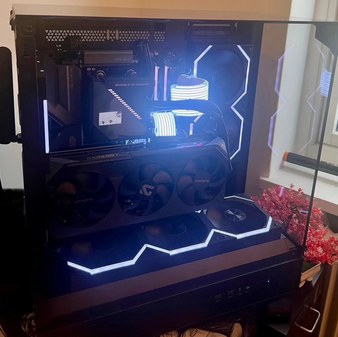 Gaming-PC | Ryzen 7 7800X3D | RX 9070 XT | 32GB DDR5 |2TB | Oled skärm på Aio - 4