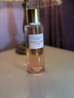 Victoria Secret - Coconut Milk&Rose