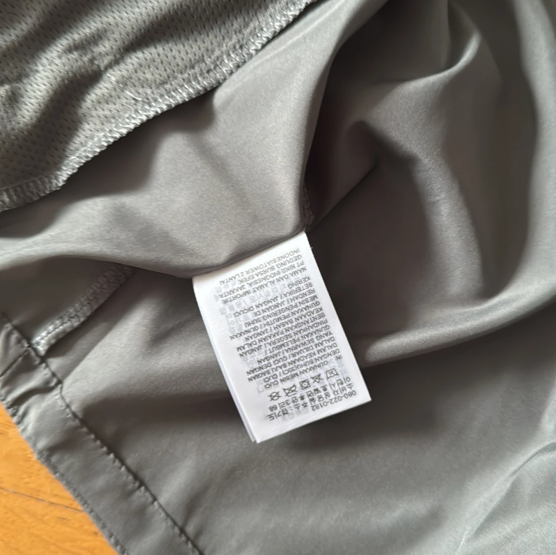 Grå Nike vindjacka med huva, M - 2