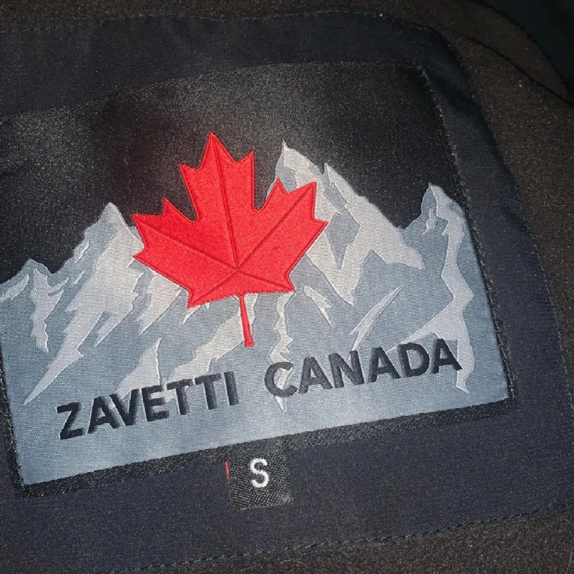 Svart pufferjacka från Zavetti Canada - 2