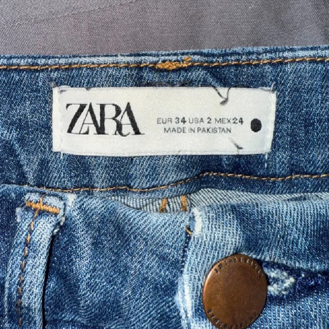 Lågmidjade bootcut jeans från Zara - 4