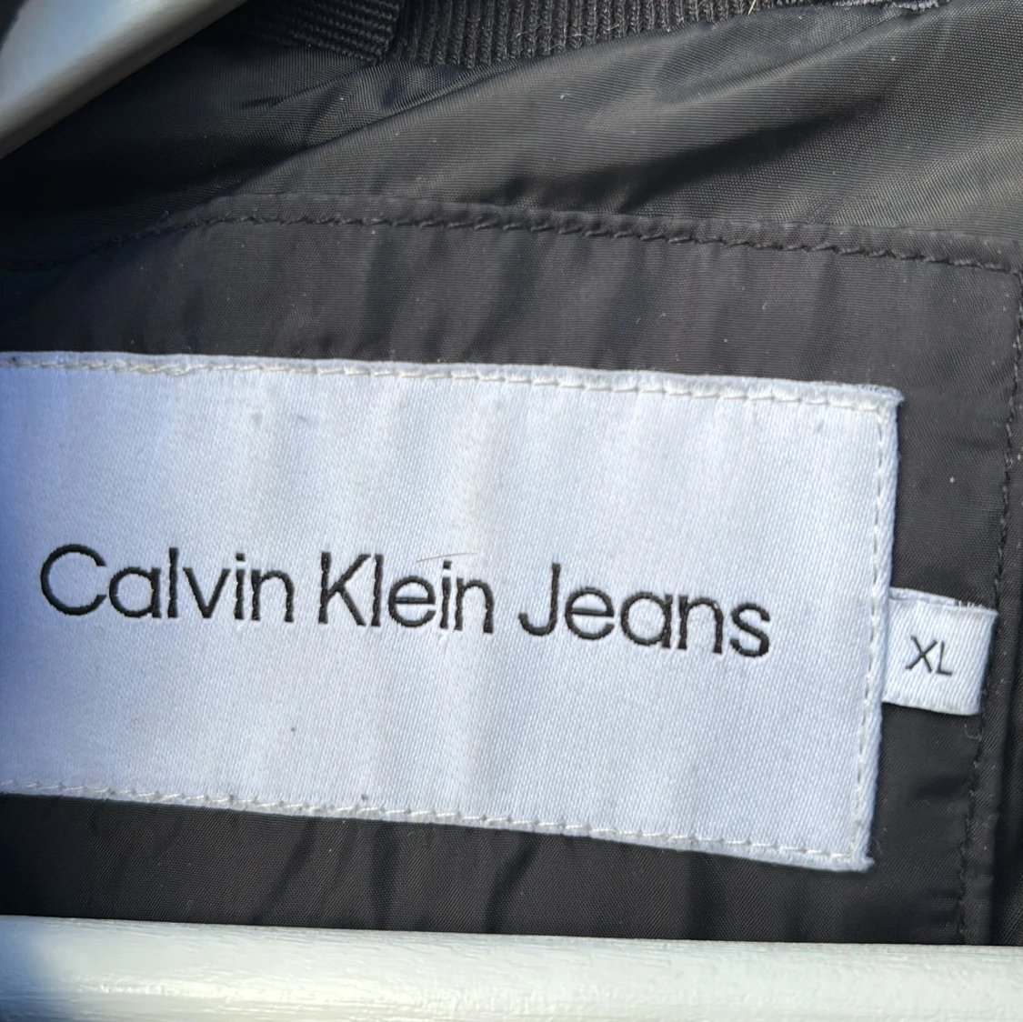 Svart pufferjacka från Calvin Klein stl XL - 2