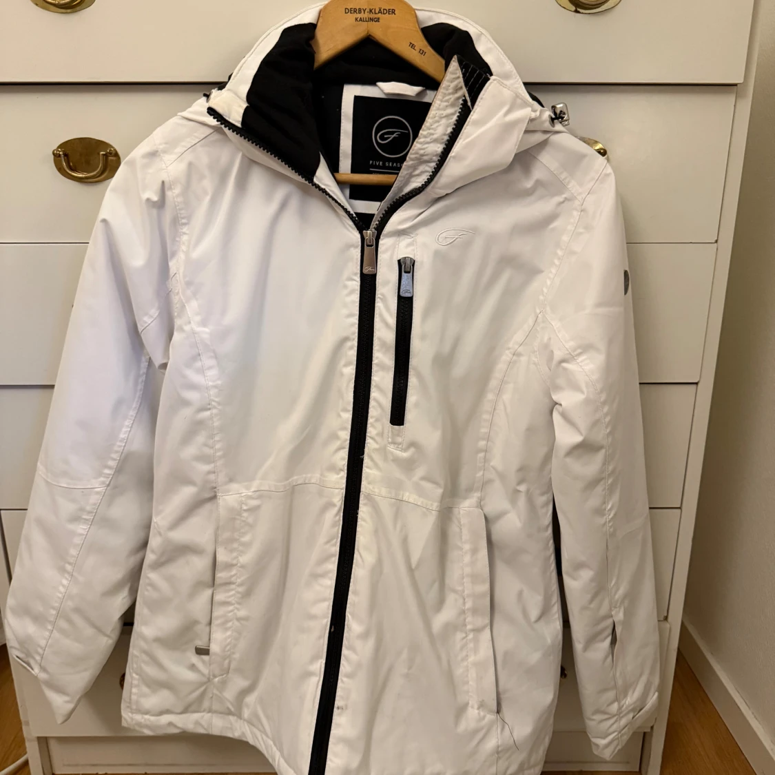 Vit vindjacka från Five Seasons - 1