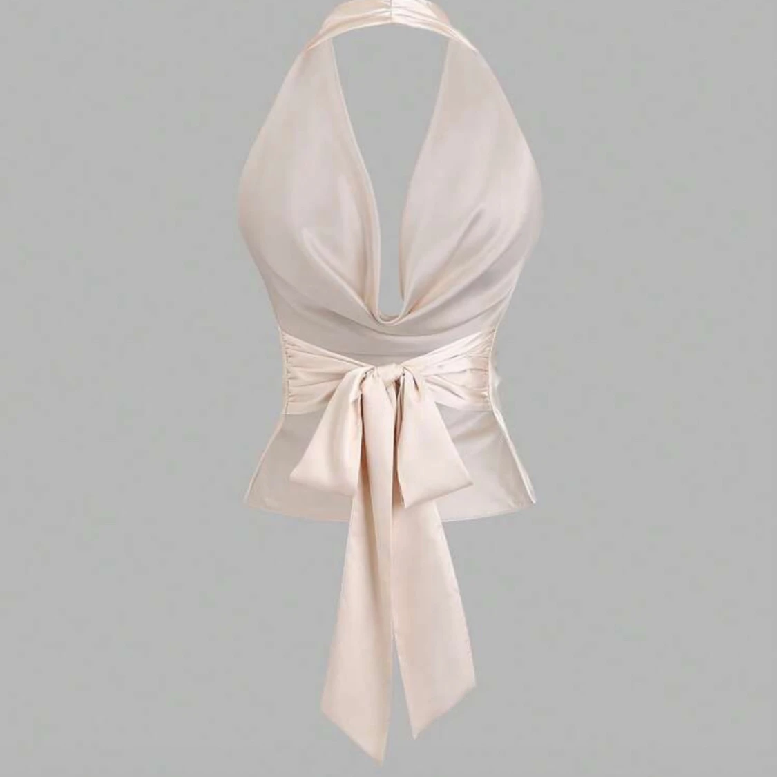 Champagnefärgad halterneck topp i satin - 1