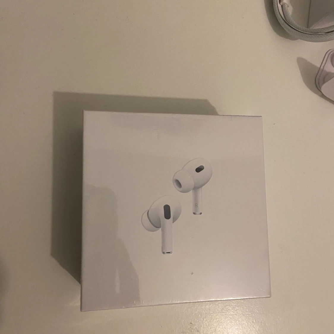 AirPods Pro (2nd generation) MagSafe USB-C - 4