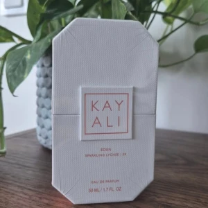 Kayali Eden Sparkling Lychee  - Helt ny, fortfarande inplastad. 50 ml. Säljs då jag redan har en större flaska. 