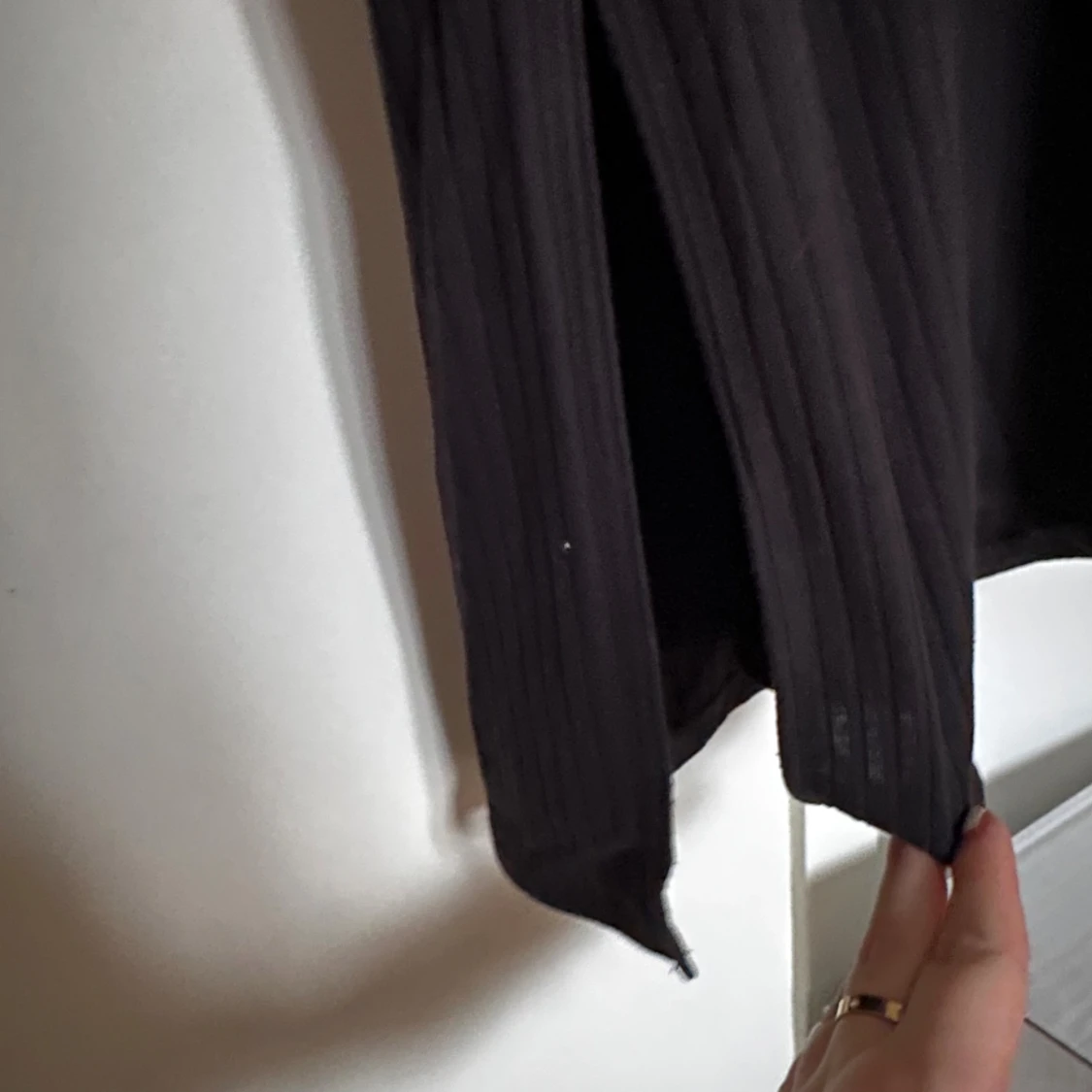 Svart ribbad långklänning H&M Mama S - 2