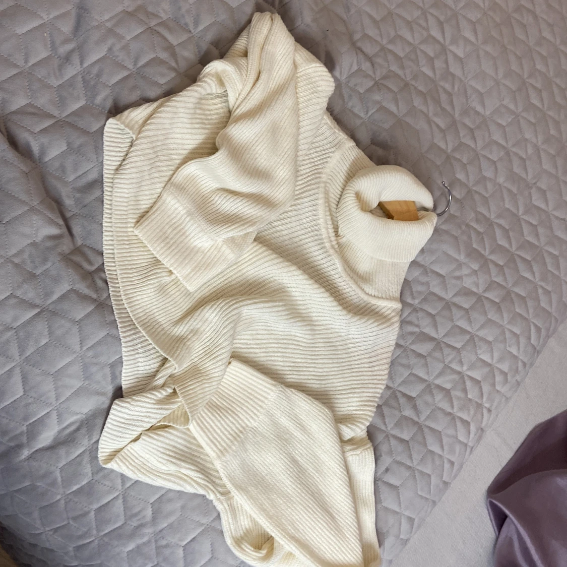 Vit ribbad polotröja från H&M Divided - 3