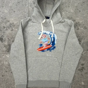 Ralph Lauren Hoodie - Schysst Ralph Lauren hoodie med den klassiska nallen! | Skick 9/10! | Storlek M | Hör av dig vid minsta fundering! |