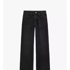 Svarta jeans från Zara  - Snygga svarta jeans med breda ben och klassisk femficksdesign. Modellen har hög midja och raka, vida ben för en trendig siluett. Jeansen är tillverkade i ett slitstarkt denimtyg och passar perfekt till sneakers eller boots.