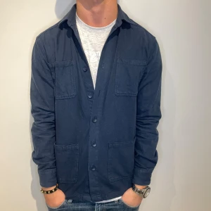 Blå Overshirt - Extremt snygg overshirt ifrån Emilio | Strl - S | Skick - 10/10 | Nypris - ca 1200 kr | Vid minsta lilla fundering är det bara att skriva!