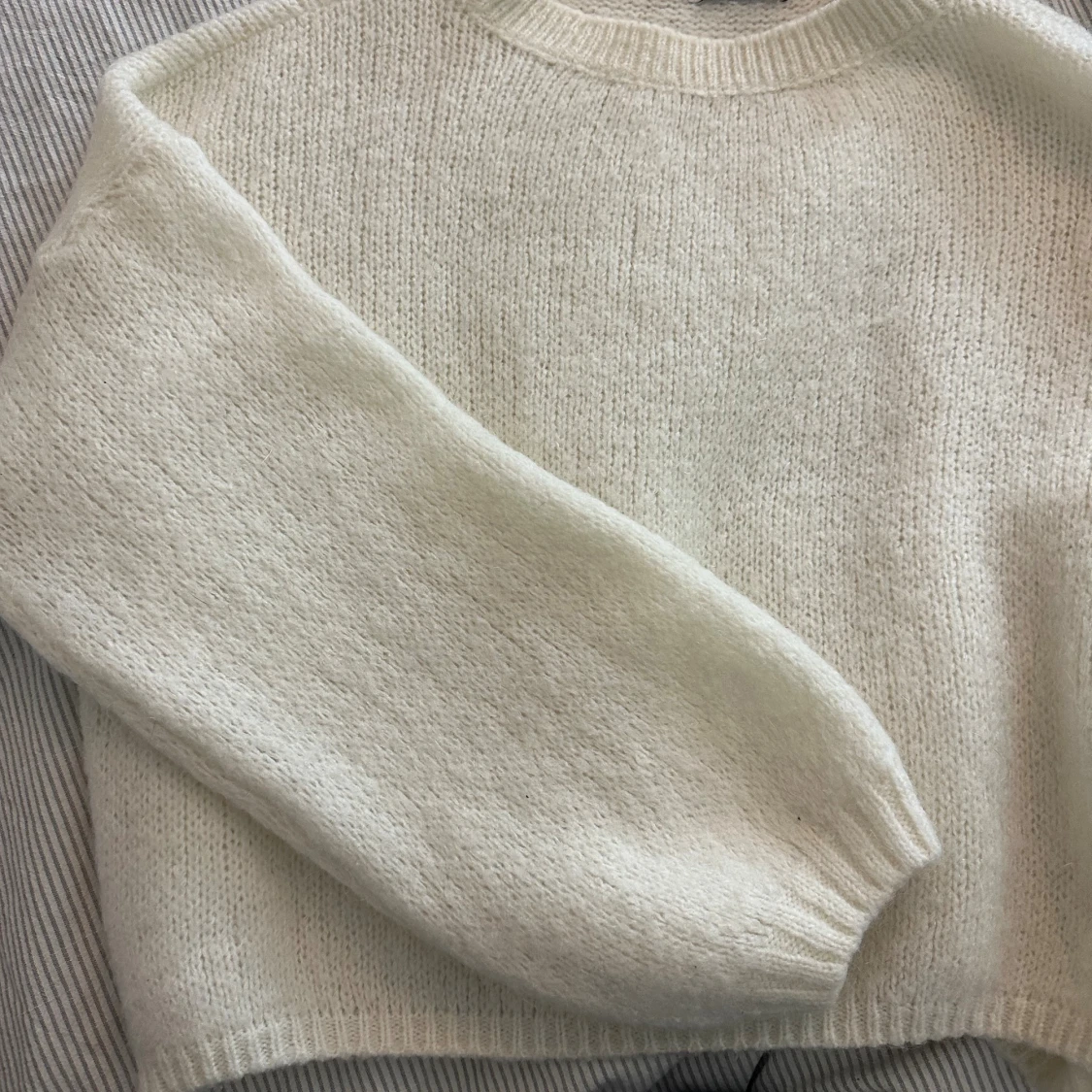 Vit stickad tröja Design by Si XS/S - 1