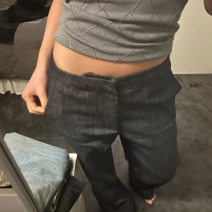 Zara kostymbyxor - Supersnygga kostymbyxor från Zara! Sitter lite oversized❤️Som helt nya