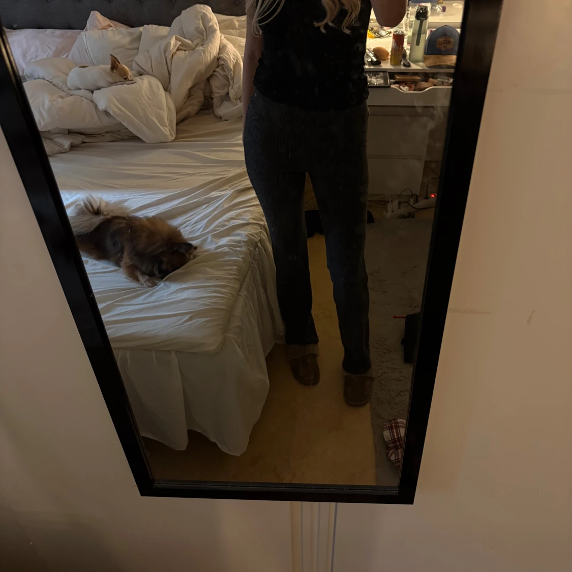 Mörkgrå ribbade byxor från Amisu - 2