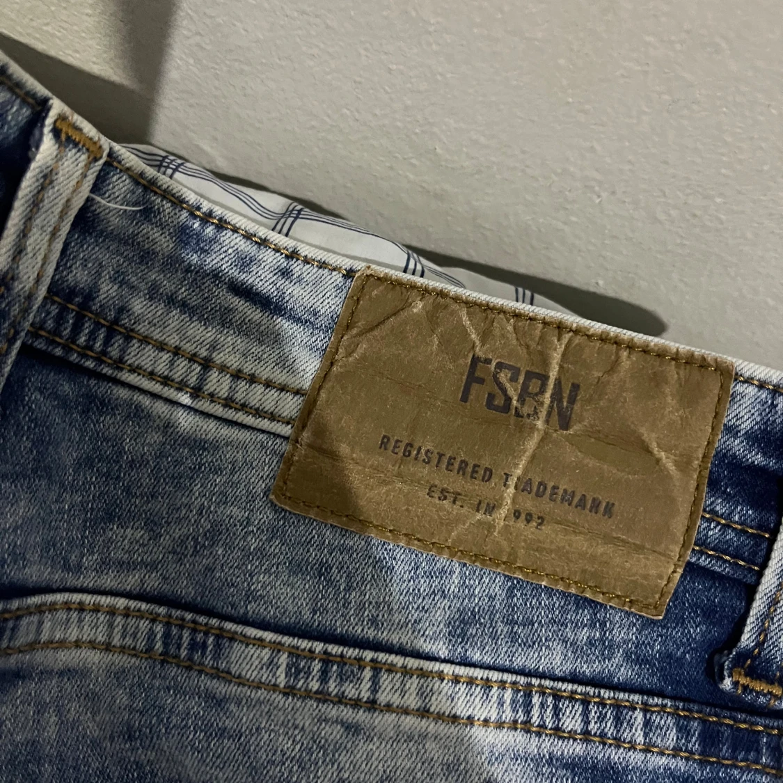 Blå slitna jeans från FSBN, 28/32 - 3
