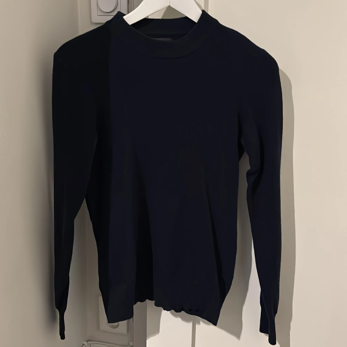 Marinblå kashmirtröja från Marc O’Polo - 1