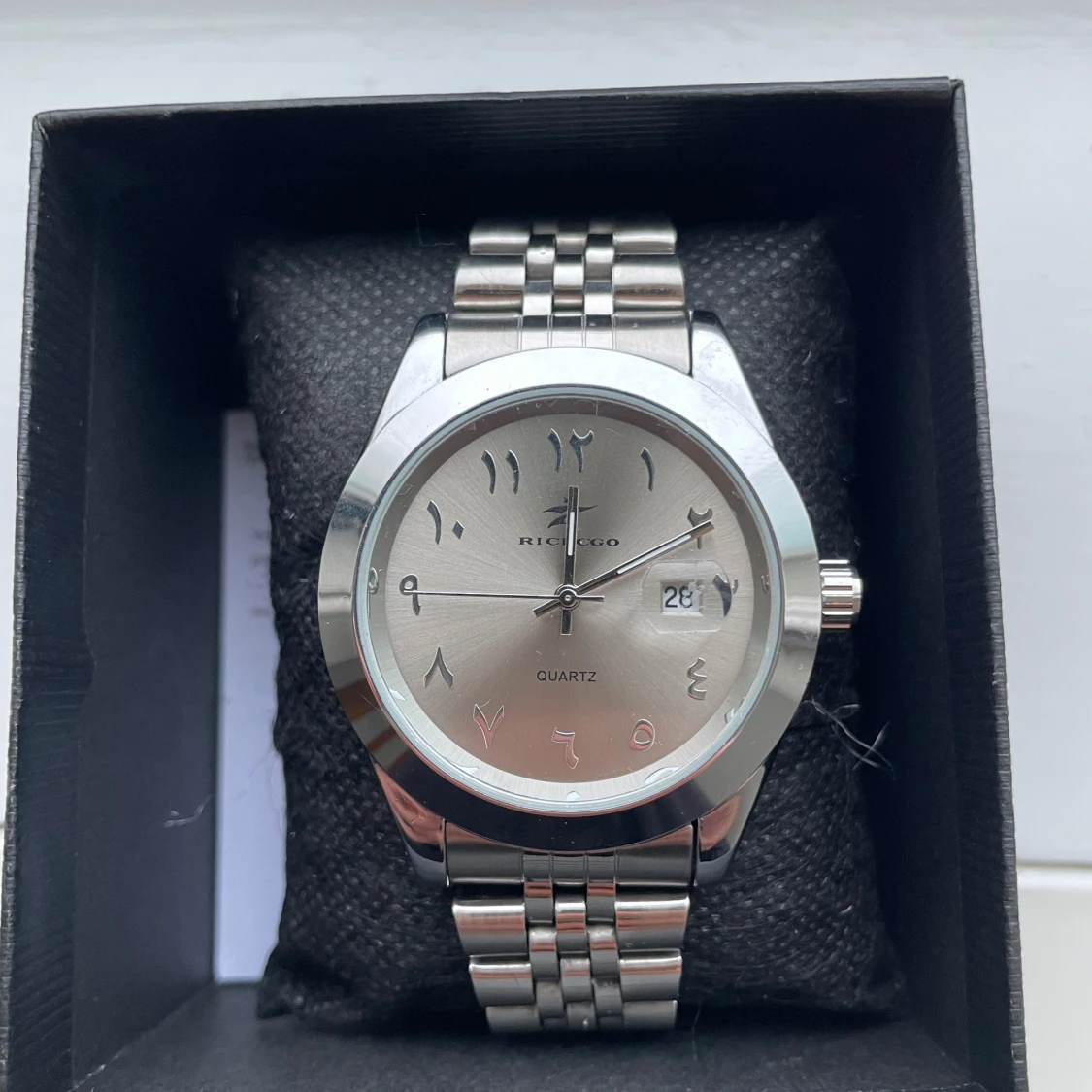 Silverfärgad klocka från Riccecgo - 1