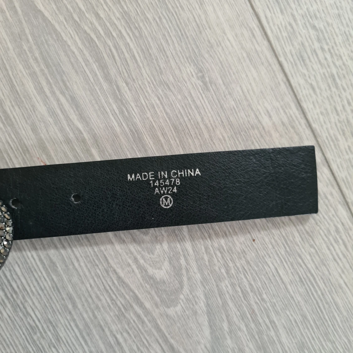 Glittrigt rhinestone bälte från Primark - 3