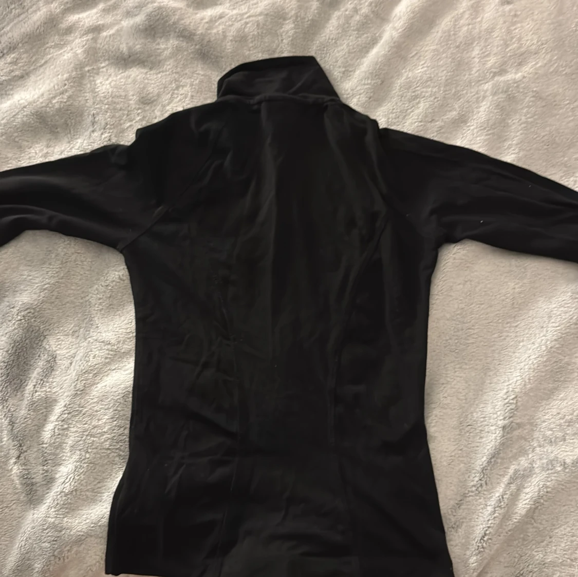 Svart ziptröja från Gina Tricot XS - 1