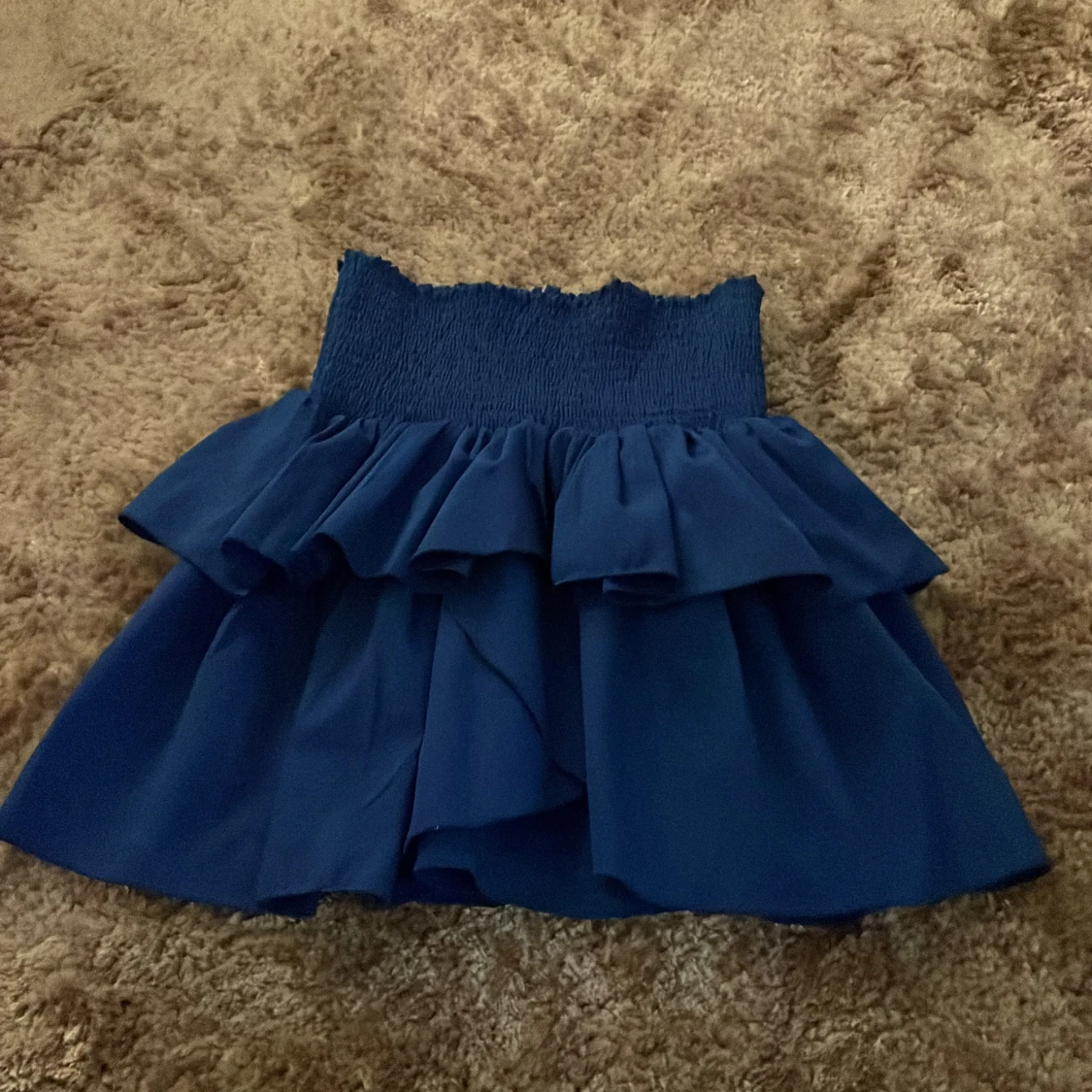 Mörkblå volangkjol med smock - 1