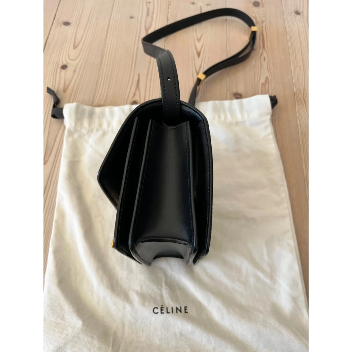 Svart axelväska från Céline i skinn - 4