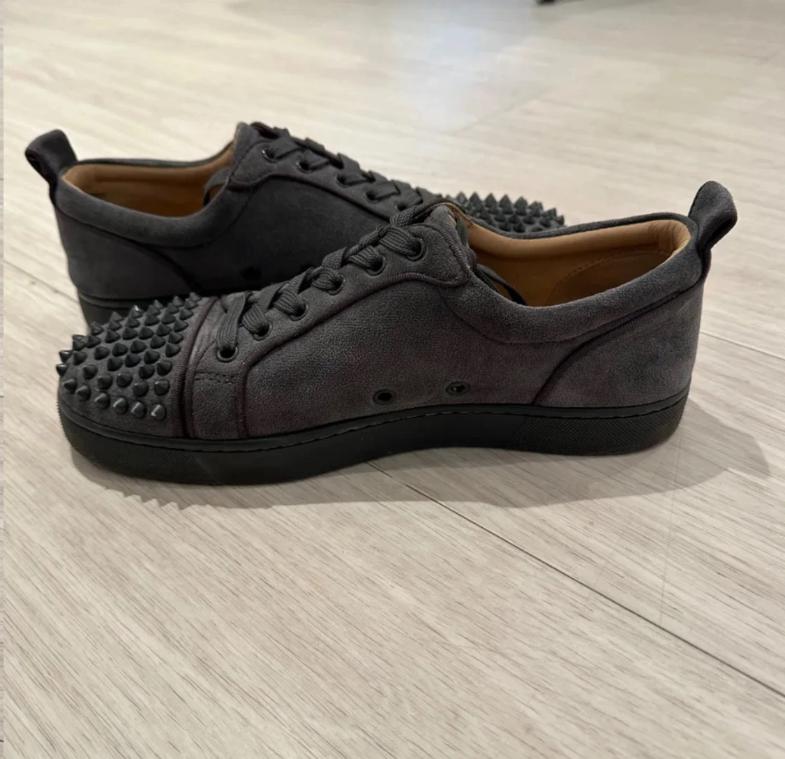 Mörkgrå mocka sneakers med nitar - 2