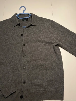 Massimo Dutti - Kofta | 100% ull - Skön stickad kofta/tröja. Storlek M, Pris ej hugget i sten!