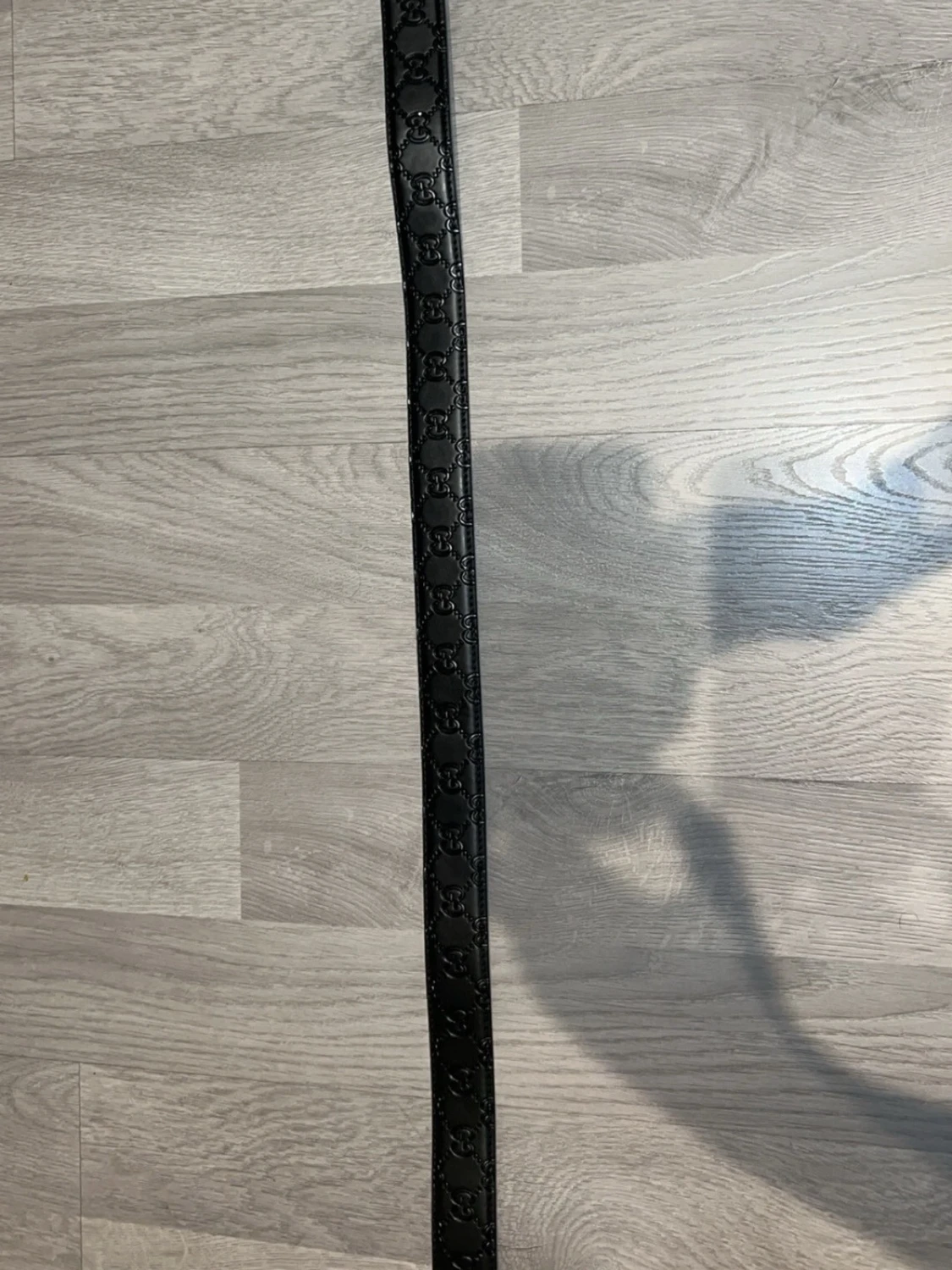 Svart bälte med 2 st g i framsidan  - 3