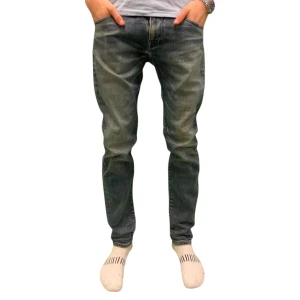 Replay Jeans - Hej! Säljer dessa väldigt populära och snygga Replay Jeans | Storlek: W30/L34 | Skicket är mycket bra, inga tydliga tecken på användning | Modellen är 185 och väger 65kg | Pris kan diskuteras! | Hör av dig vid intresse eller minsta fundering!