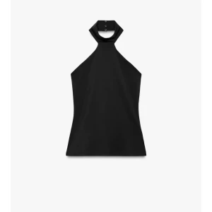 Svart halterneck linnetopp - Snygg svart halterneck topp med hög hals och knäppning bak. Toppen är ärmlös och har en stilren, minimalistisk design som passar perfekt till jeans eller kjol. Materialet känns mjukt och följsamt mot huden.